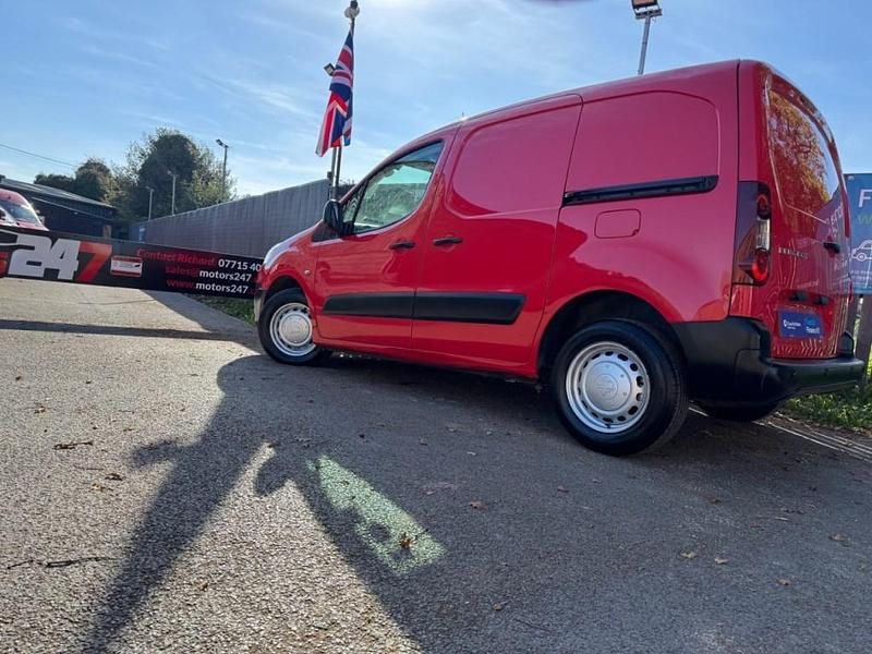 Used Peugeot Partner S 2012 Red MPV