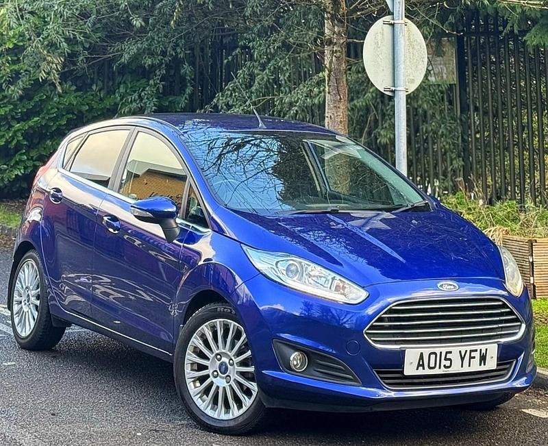Usado Ford Fiesta Titanium 2015 Azul Utilitario