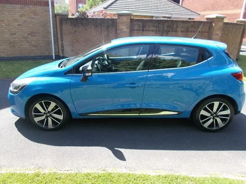 Used Renault Clio Dynamique 90 HP (66 kW) 2015 Blue Hatchback