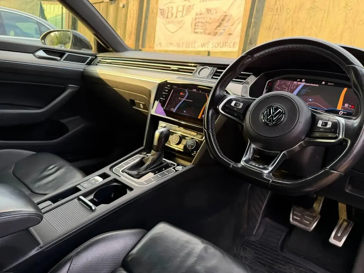 Used VW Arteon R-line 187 HP (137 kW) 2019 Black Hatchback