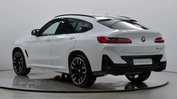 Usado BMW X4 M Sport 355 HP (261 kW) 2025 Branco SUV