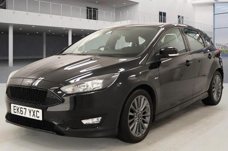 Used Ford Focus ST-Line 120 HP (88 kW) 2017 Black Hatchback