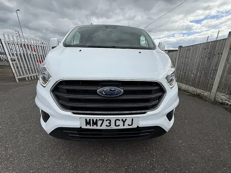 Used Ford Transit Custom Limited 130 HP (95 kW) 2023 White Van