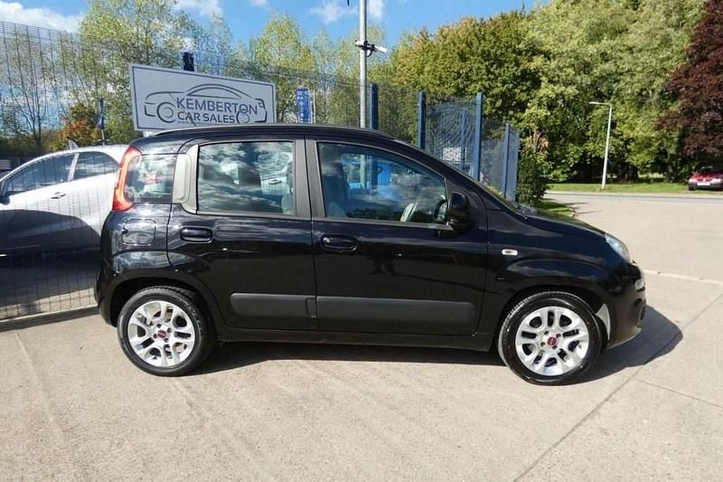 Used Fiat Panda Lounge 69 HP (50 kW) 2015 Black Hatchback