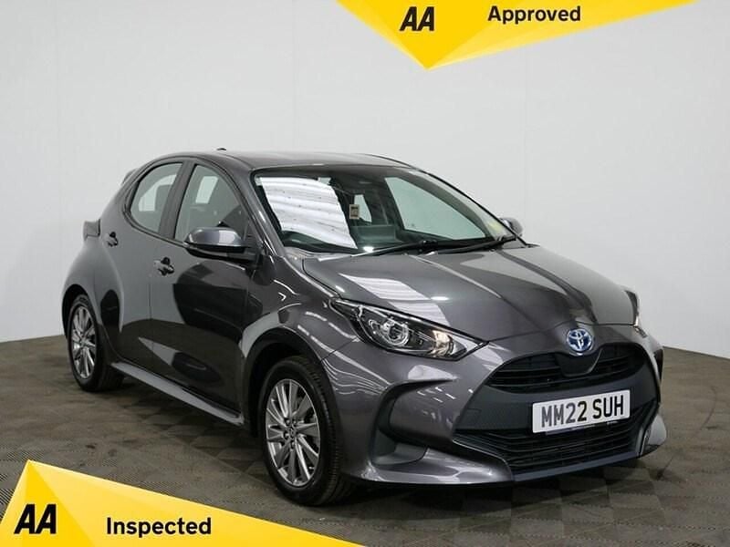 Grey Used 2022 Toyota Yaris Hybrid Hatchback | £15,250 (Good price) - Image 1/4