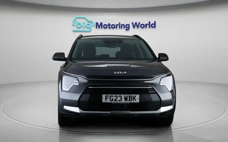 Gebraucht Kia Niro 141 PS (103 kW) 2023 Grau SUV