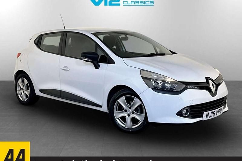 Used Renault Clio IV Play 75 HP (55 kW) 2016 Hatchback