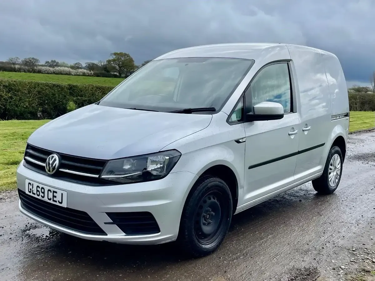 Używany VW Caddy Trendline 102 KM (75 kW) 2019 Srebrny Minivan