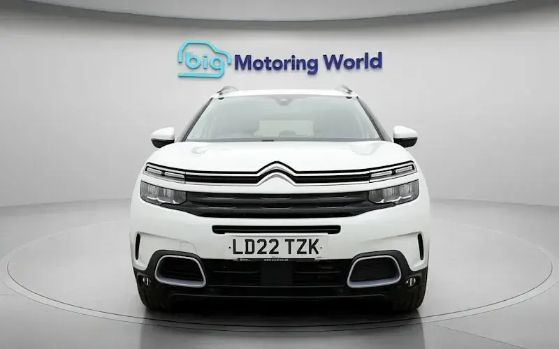 Used Citroën C5 Shine 226 HP (166 kW) 2022 White Hatchback