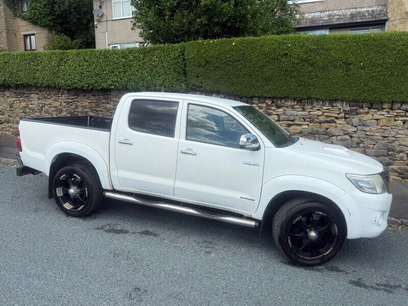 White Used 2012 Toyota HiLux Pickup | £7,995 - Image 1/4