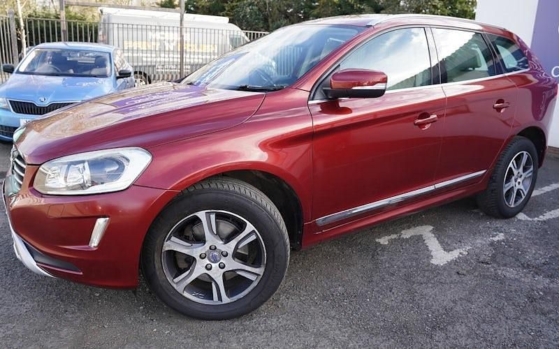 Usado Volvo XC60 SE Lux 181 HP (133 kW) 2014 Vermelho SUV