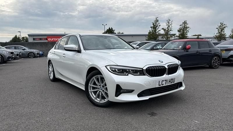 White Used 2021 BMW 320 Sport Line | £23,311 (Good price) - Image 1/4