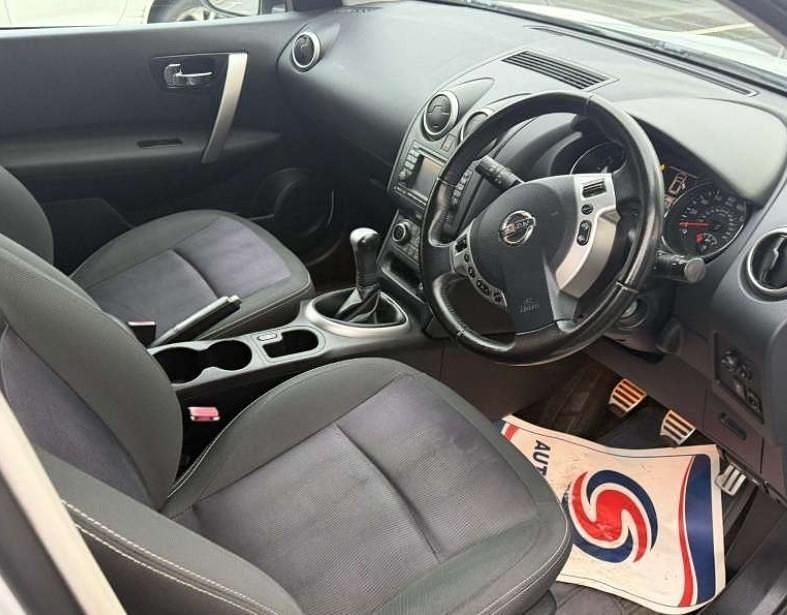 Used Nissan Qashqai N-TEC 117 HP (86 kW) 2012 White SUV