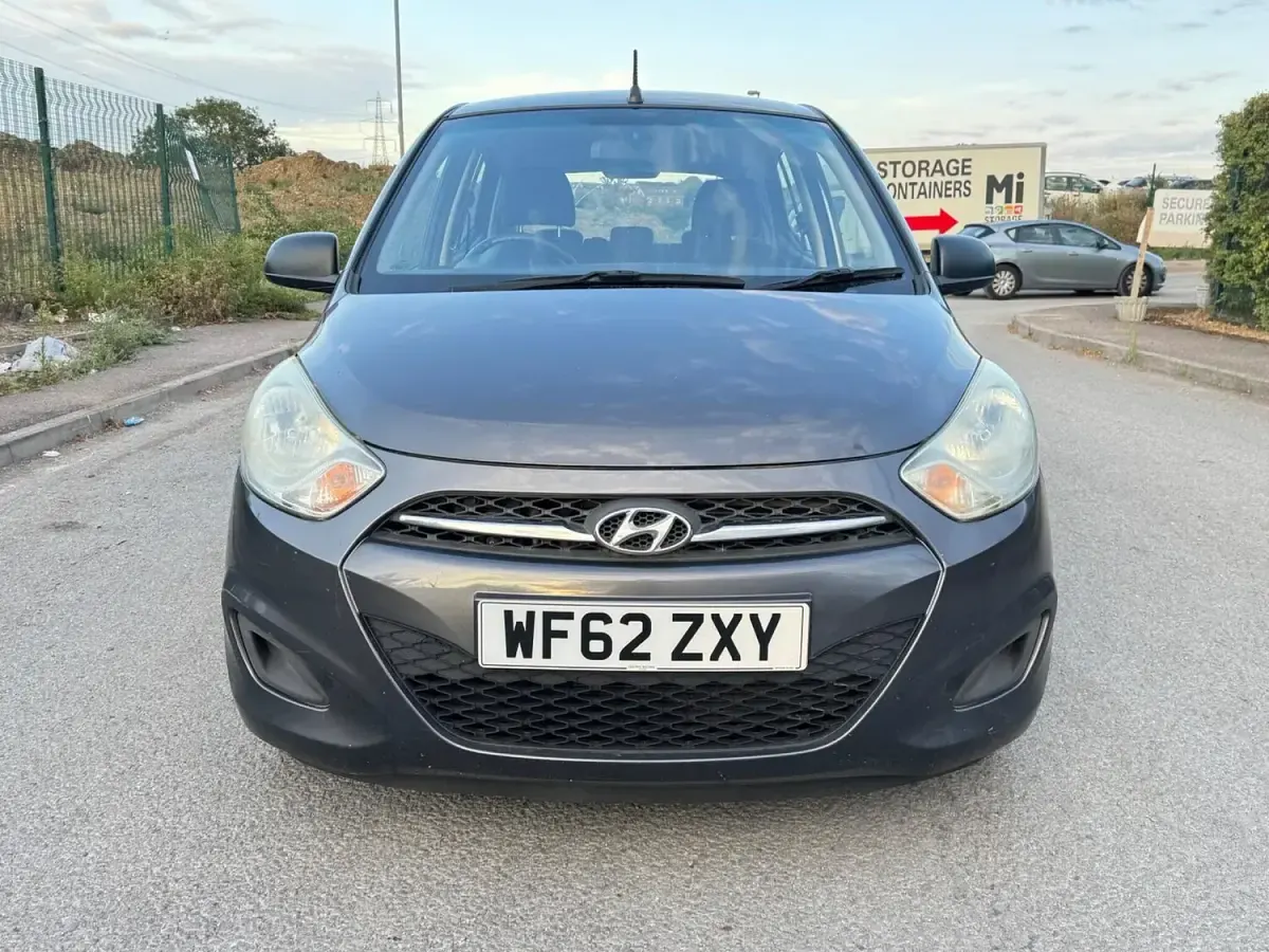 Used Hyundai i10 Classic 86 HP (63 kW) 2012 Grey Hatchback