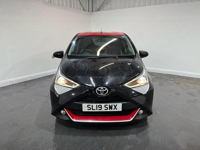 Used Toyota Aygo x-press 71 HP (52 kW) 2019 Black Hatchback