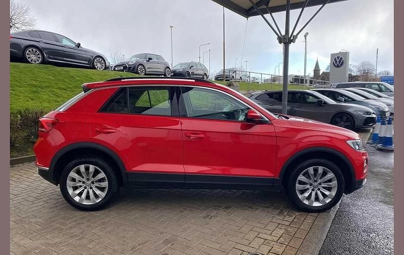 Used VW T-Roc SE 115 HP (84 kW) 2020 Red SUV