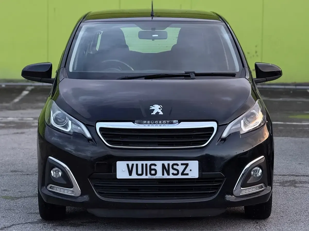 Usado Peugeot 108 Active 2016 Negro Utilitario