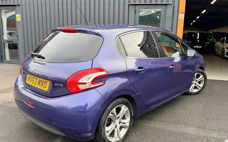 Used Peugeot 208 Allure 82 HP (60 kW) 2013 Blue Hatchback