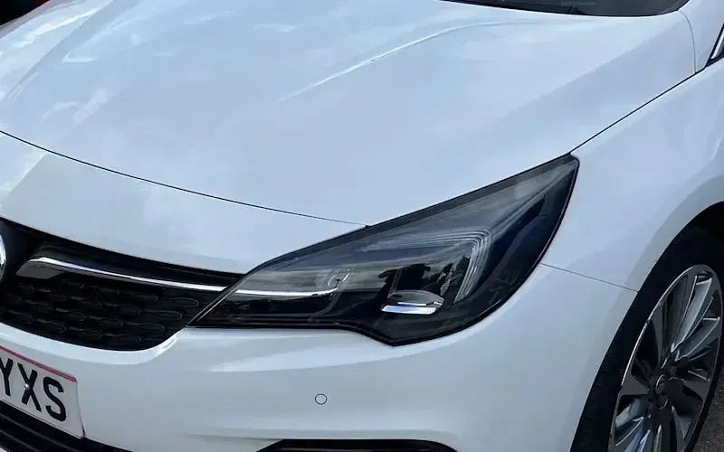 Used Vauxhall Astra Edition 145 HP (106 kW) 2021 White Hatchback