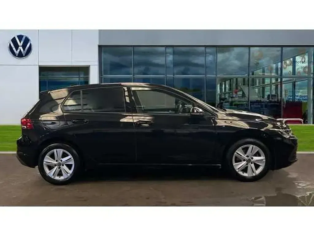 Used VW Golf VIII Life 130 HP (95 kW) 2022 Black Hatchback
