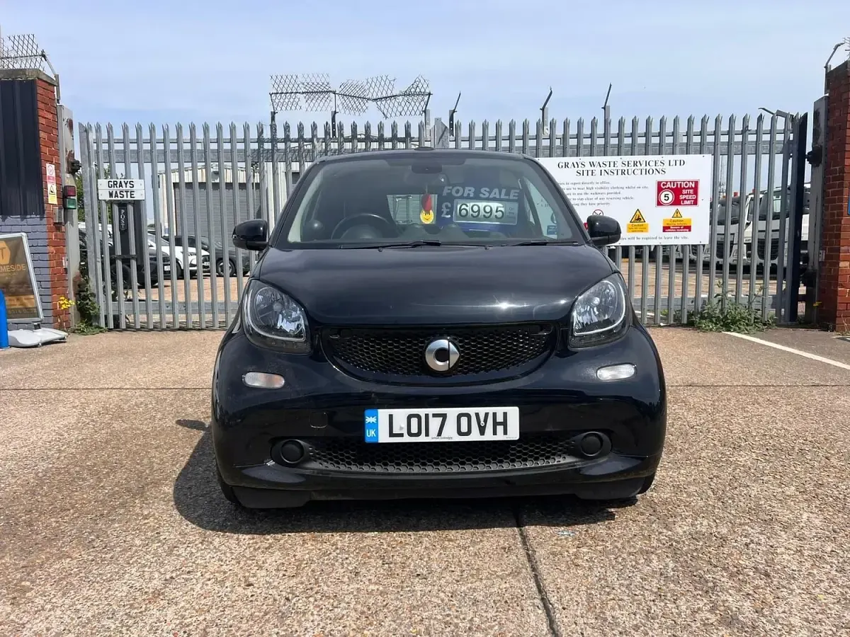 Used Smart ForTwo Cabrio Premium 71 HP (52 kW) 2017 Black Cabriolet