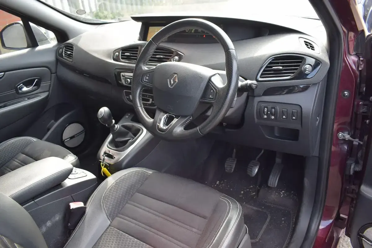 Used Renault Grand Scénic Bose Edition 2014 Red MPV