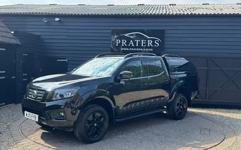 Used Nissan Navara N-Guard 190 HP (139 kW) 2021 Black Pickup