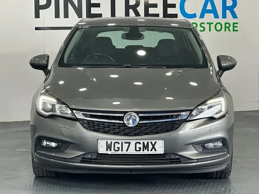 Used Vauxhall Astra Elite 136 HP (100 kW) 2017 Grey Hatchback