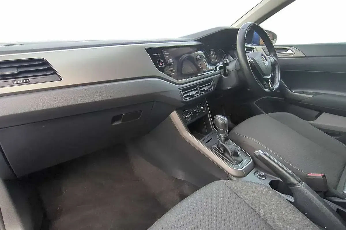 Used VW Polo SE 95 HP (69 kW) 2018 Blue Hatchback