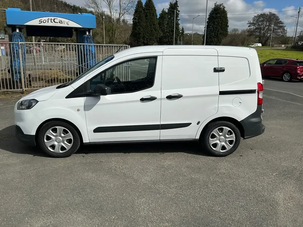 Used Ford Transit Trend 100 HP (73 kW) 2019 White Van