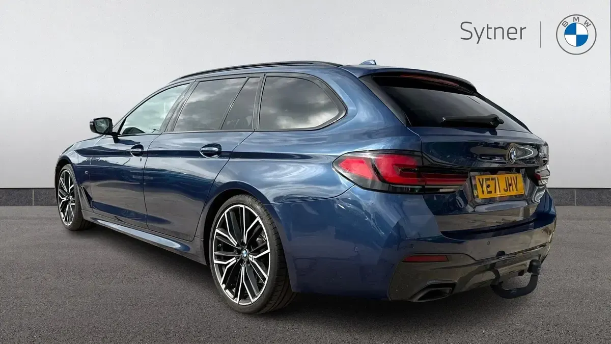 Used BMW 520 M Sport 187 HP (137 kW) 2021 Blue Estate