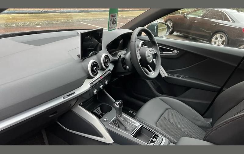 Używany Audi Q2 S-Line 147 KM (108 kW) 2026 Szary SUV