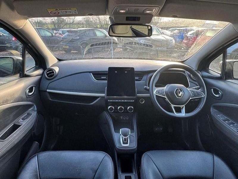 Used Renault Zoe Iconic 100 kW (136 HP) 2022 Purple Hatchback
