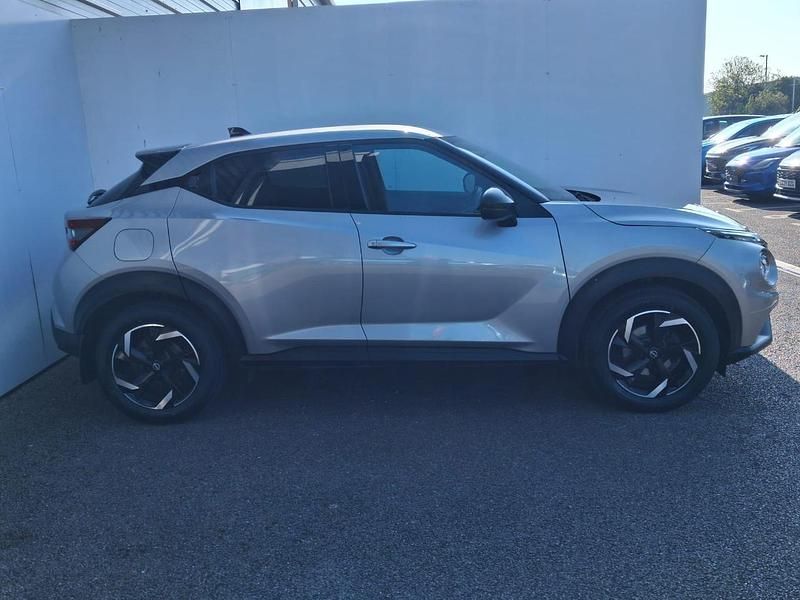 Usado Nissan Juke N-Connecta 112 HP (82 kW) 2023 Cinzento SUV