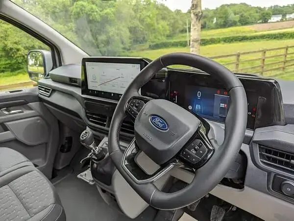 New Ford Transit Custom Limited 136 HP (100 kW) 2026 White Van