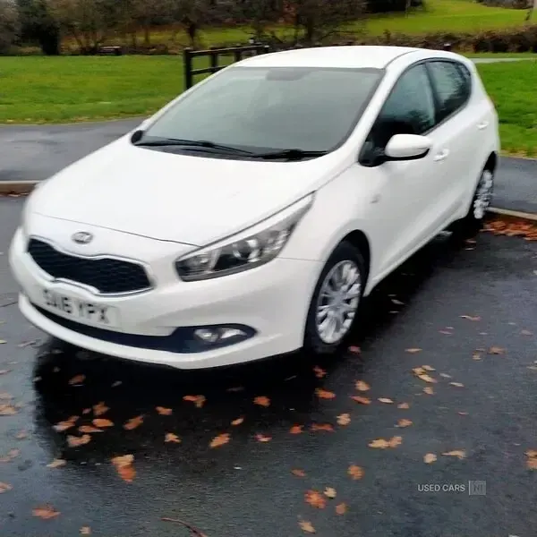 Used Kia Ceed 136 HP (100 kW) 2016 White Hatchback