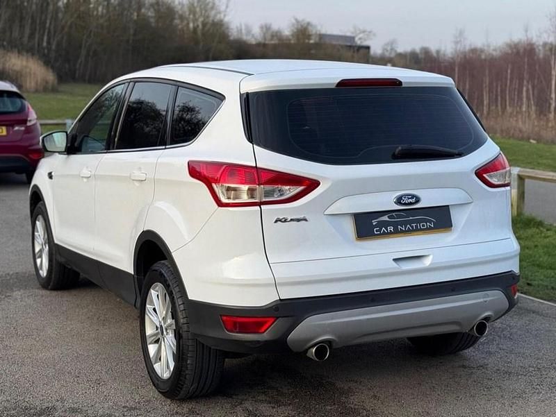 Used Ford Kuga Titanium 147 HP (108 kW) 2014 White SUV