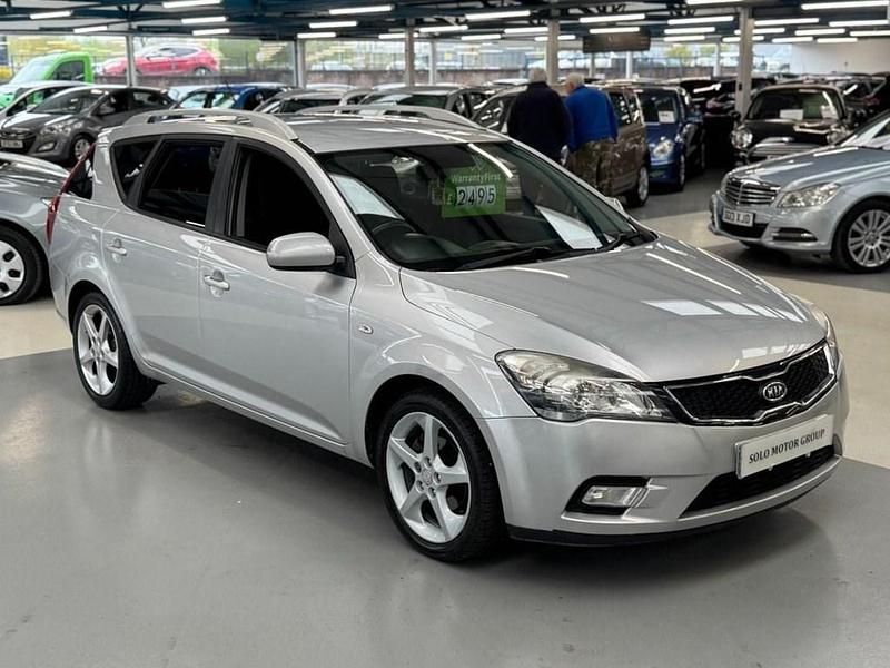 Usado Kia Ceed 113 HP (83 kW) 2012 Prateado Citadino