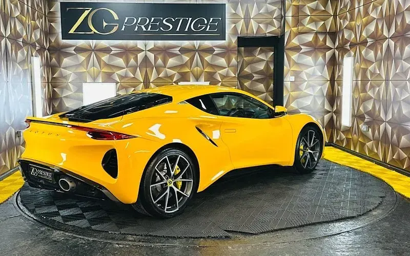 Used Lotus Emira 366 HP (269 kW) 2025 Yellow Coupe