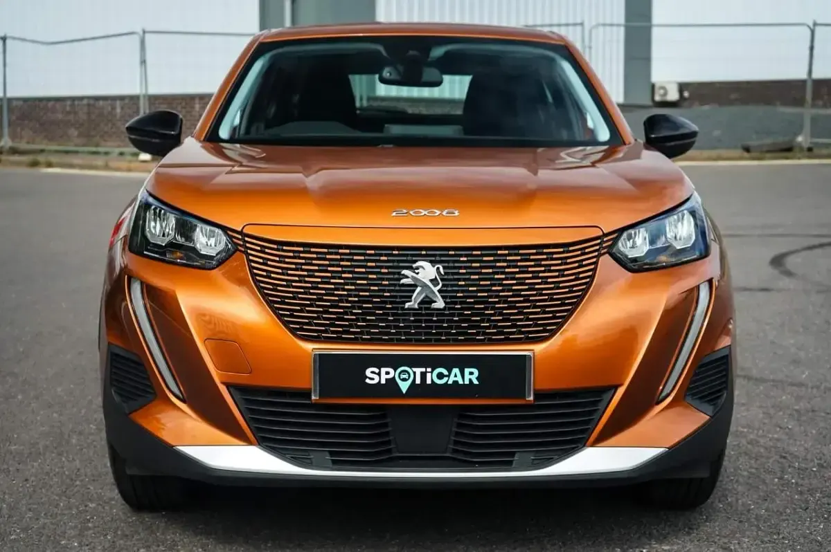 Gebraucht Peugeot e-2008 Active Premium 100 kW (136 PS) 2022 Orange SUV
