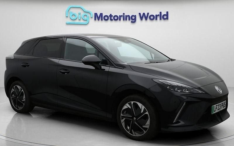 Used 2025 MG MG4 EV Trophy Hatchback | £14,300 (Super price) - Image 1/4