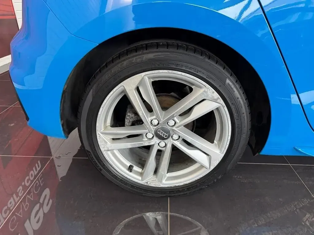 Begagnad Audi A1 S-Line 2019 Blå SUV