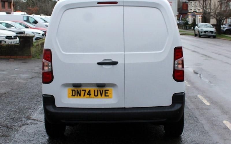 Used Vauxhall Combo S 102 HP (75 kW) 2024 White Van