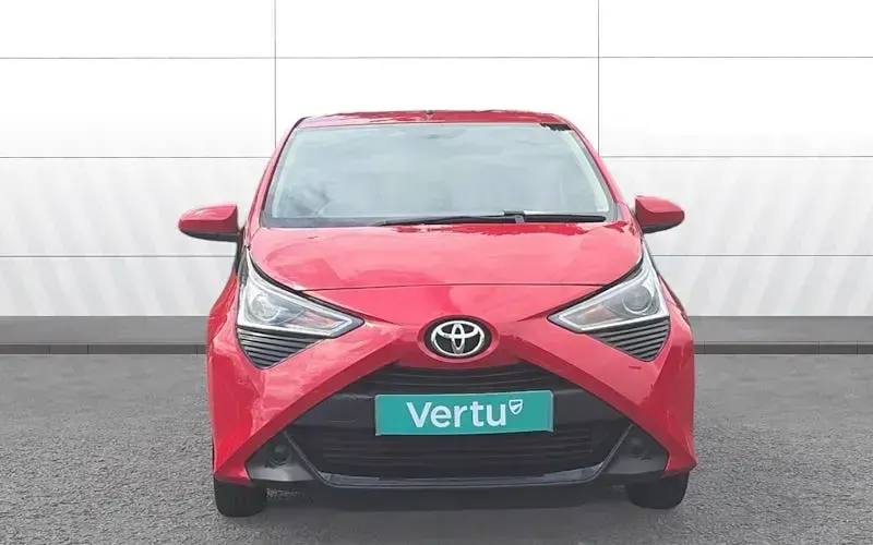 Used Toyota Aygo X-play 72 HP (52 kW) 2020 Hatchback
