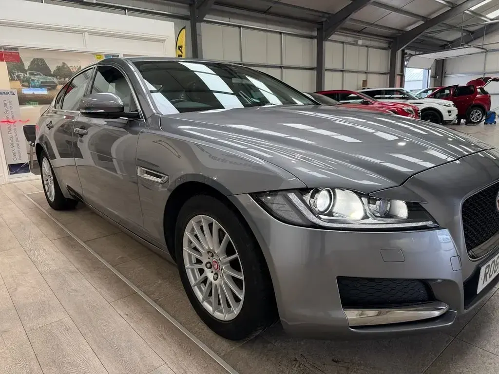 Used Jaguar XF Prestige 163 HP (119 kW) 2019 Grey Sedan