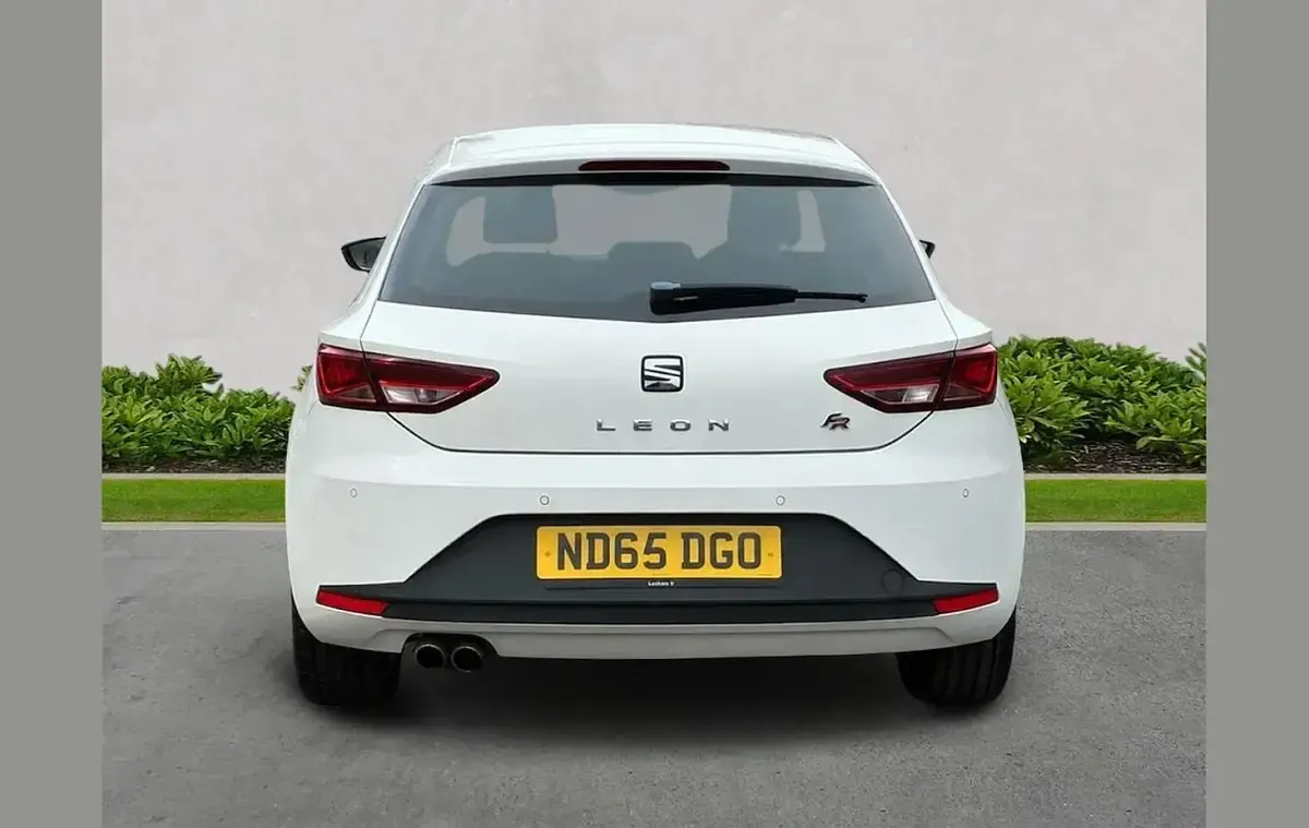Used Seat Leon FR 150 HP (110 kW) 2016 White Hatchback