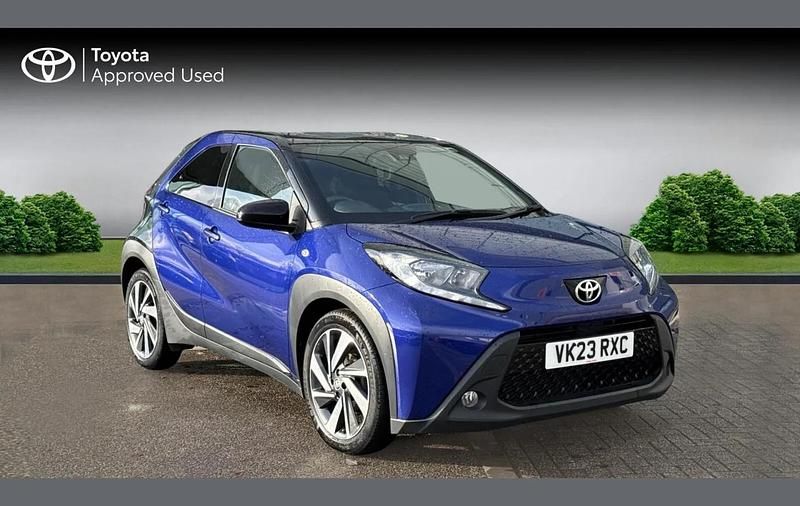 Juniper blue bitone Used 2023 Toyota Aygo X SUV | £12,290 (Good price) - Image 1/4