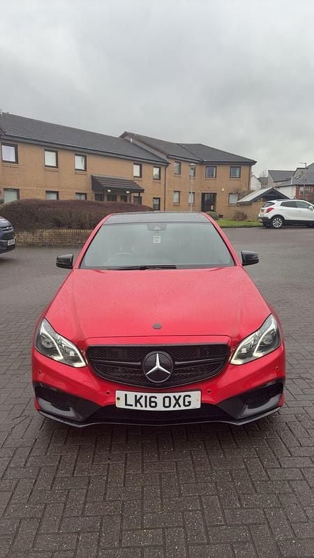 Begagnad Mercedes E220 AMG 2016 Grå Sedan