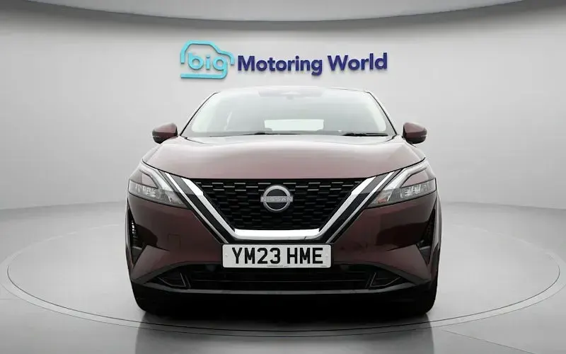 Used Nissan Qashqai Acenta Premium 140 HP (102 kW) 2023 Red SUV