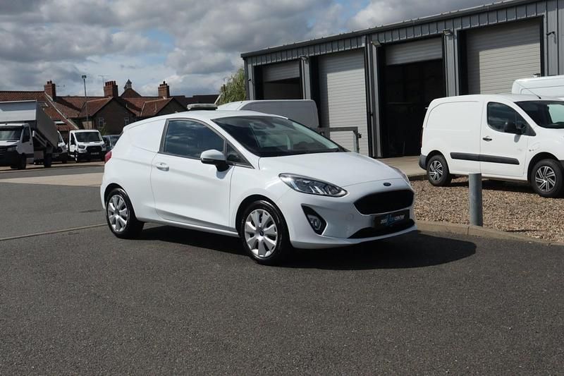 White Used 2020 Ford Fiesta Hatchback | £8,950 (Fair price) - Image 1/4